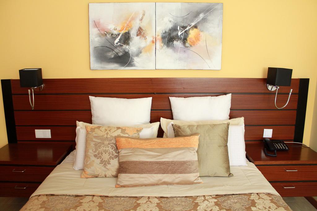 Mindelo Residencial Bed and Breakfast Værelse billede